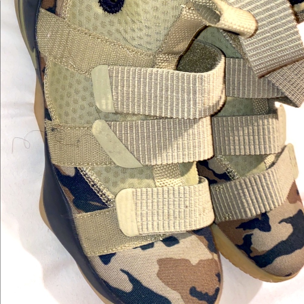 Men’s lebrons good condition